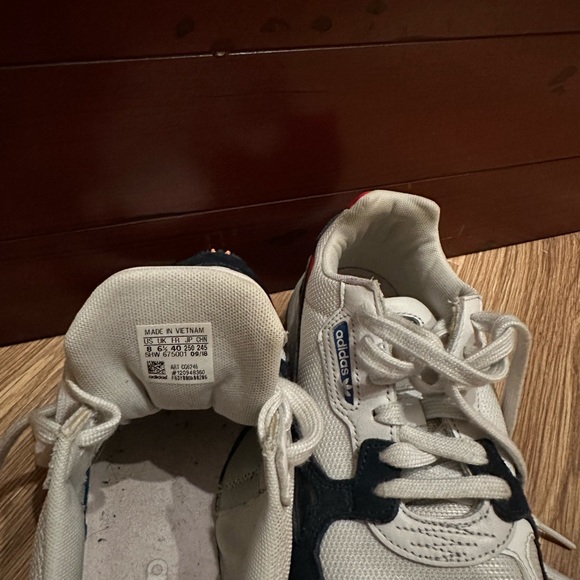 Adidas women’s size 8 - Picture 6 of 7